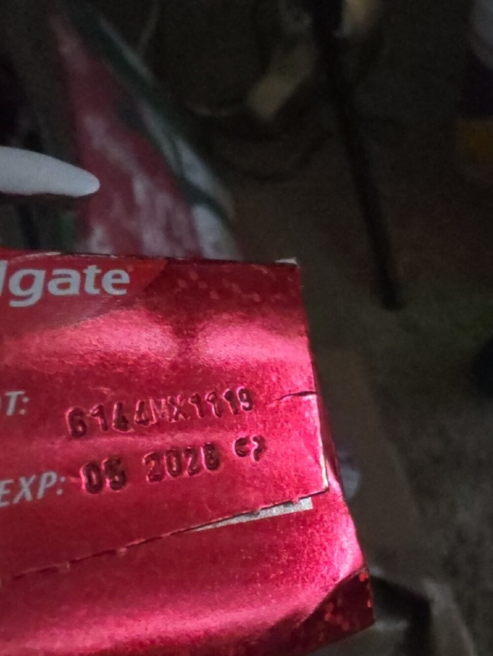 Colgate Optic White Advanced Toothpaste - Red - Picture 5 of 6